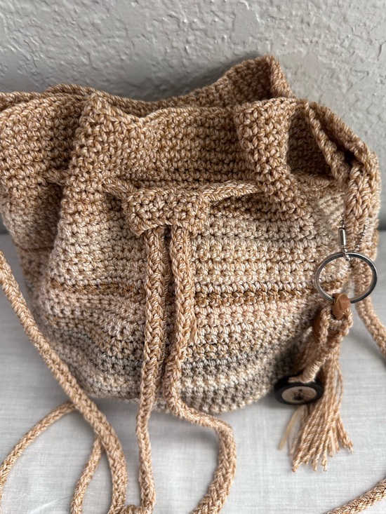 The Sak Crochet Knit Bucket Bag Boho Crossbody Neutral Tan Drawstring Purse - Picture 3 of 14
